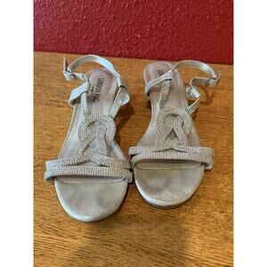 London Fog Women’s Sandals sz 7.5 Med Silver